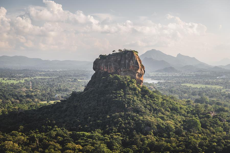 Mountains, trees and jungles in Sri Lanka